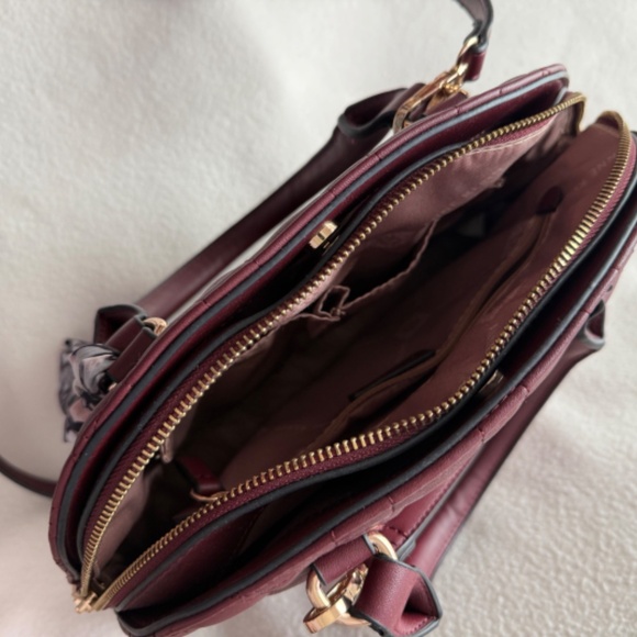 Anne Klein Convertible Handbag NWOT BURGUNDY COLOR! - Picture 5 of 5